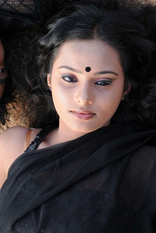[tamil_actress_aarushi_veryhot_still.jpg]