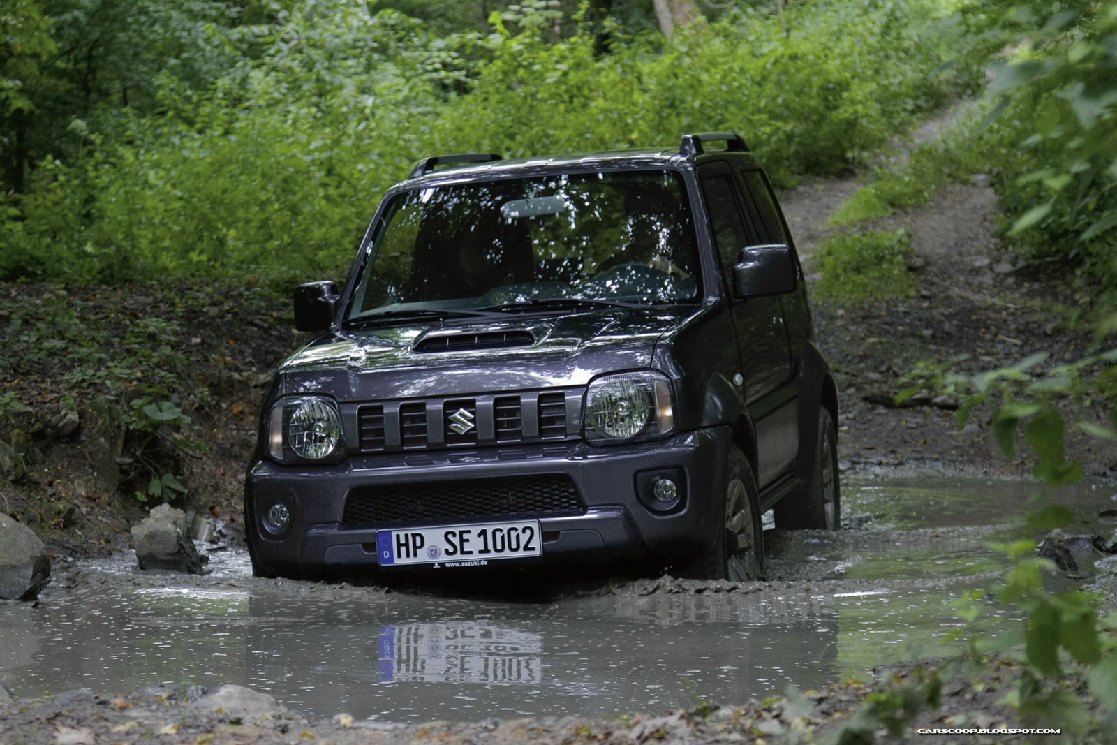 [2012-Suzuki-Jimny-Facelift-carscoop1%2520%25282%2529%255B4%255D.jpg]