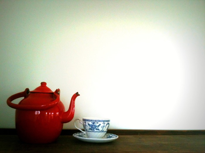 second hand styling red teapot
