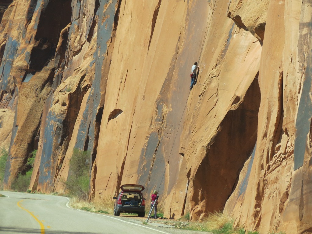 [moab_ut_scenic_byway_279_climber3.jpg]