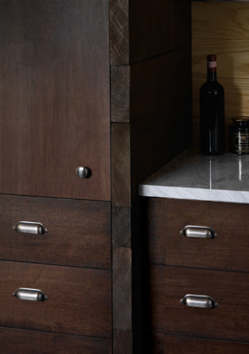 This plain bin pull is a classic and one of my absolute favorites. This plain bin pull is a classic and one of my absolute favorites.