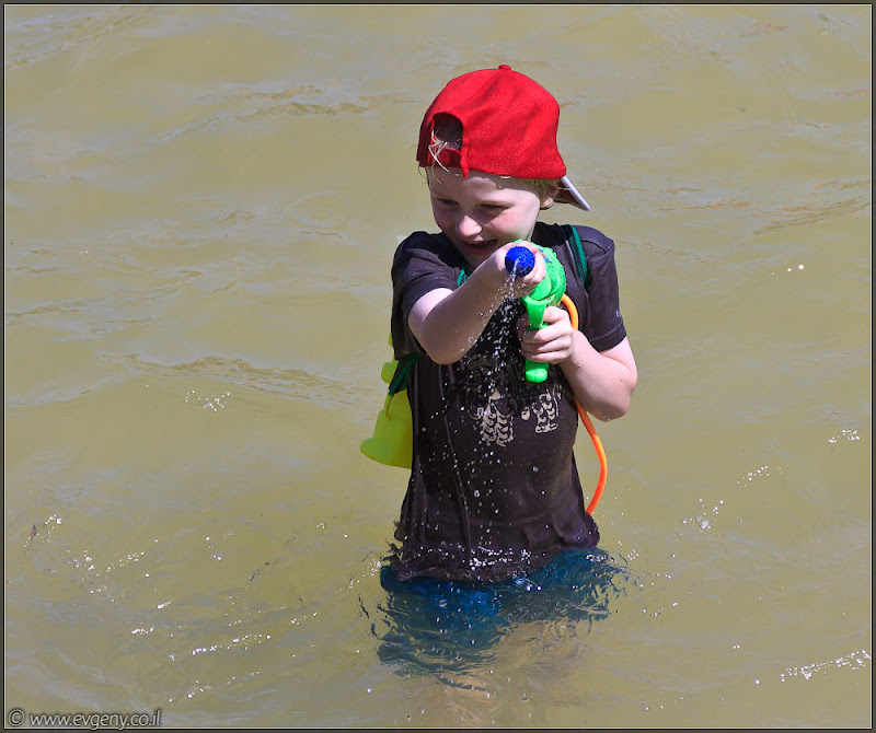 il/Настоящее мочилово в центре Тель Авива (20110701 ta water war 007 6704)