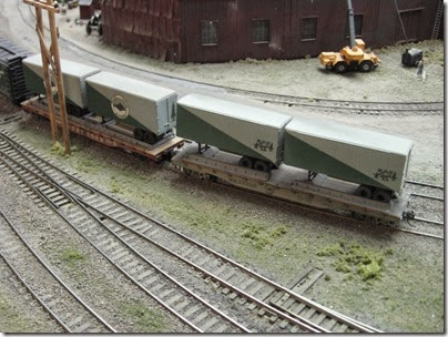 IMG_0360 TOFC Flatcars on the Mount Hood Model Engineers HO-Scale Layout in Portland, Oregon on March 8, 2008 IMG_0360 TOFC Flatcars on the Mount Hood Model Engineers HO-Scale Layout in Portland, Oregon on March 8, 2008
