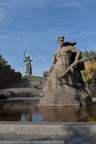Скульптура 'Стоять насмерть'