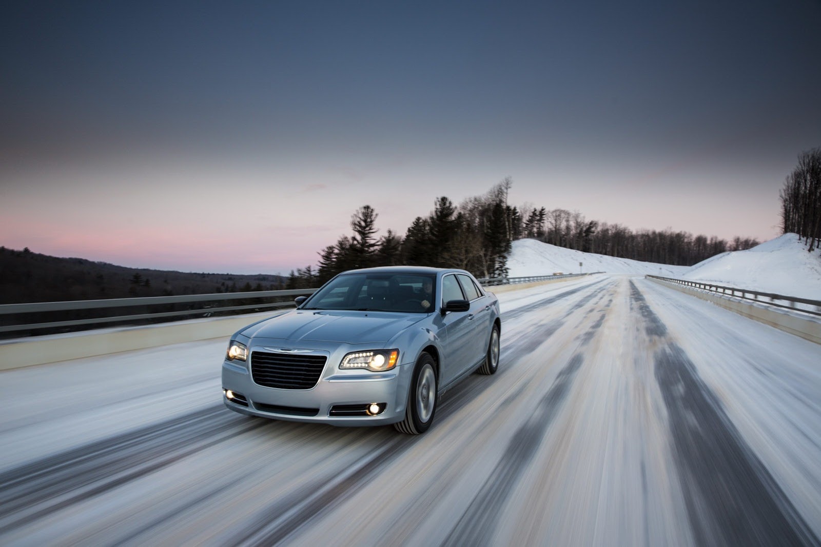 [2013-Chrysler-300-Glacier-2%255B2%255D.jpg]