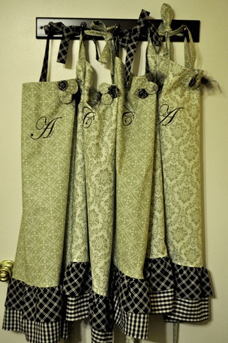 [APRONS%255B4%255D.jpg]