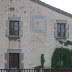 Detall d'un rellotge de sol a Can Torrella