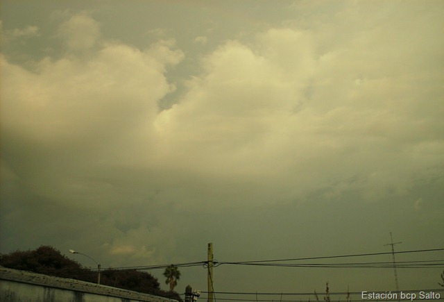 [Lluvias%2520y%2520arco%2520iris%2520%252822.5.11%2529%2520%25284%2529%255B13%255D.jpg]