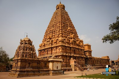 Back view of the Brihadeeswarar Temple, Thanjavur, Tamil Nadu, India 5-templul-portocaliu-din-thanjavur-india.jpg