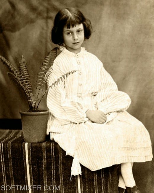 [Alice_Liddell_thumb6%5B2%5D.jpg]