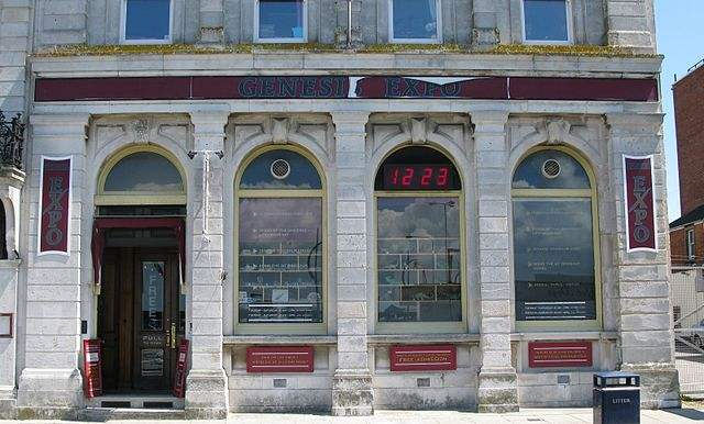 Photo of the outside of the Genesis Expo Creationist museum in Portsmouth Harbour in Hampshire, England, June 2009. Geni / Wikipedia