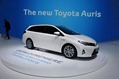 2013-Toyota-Auris-Touring-Sports-1