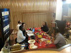 Marcus talking with his guests about the commonalities between food and music.