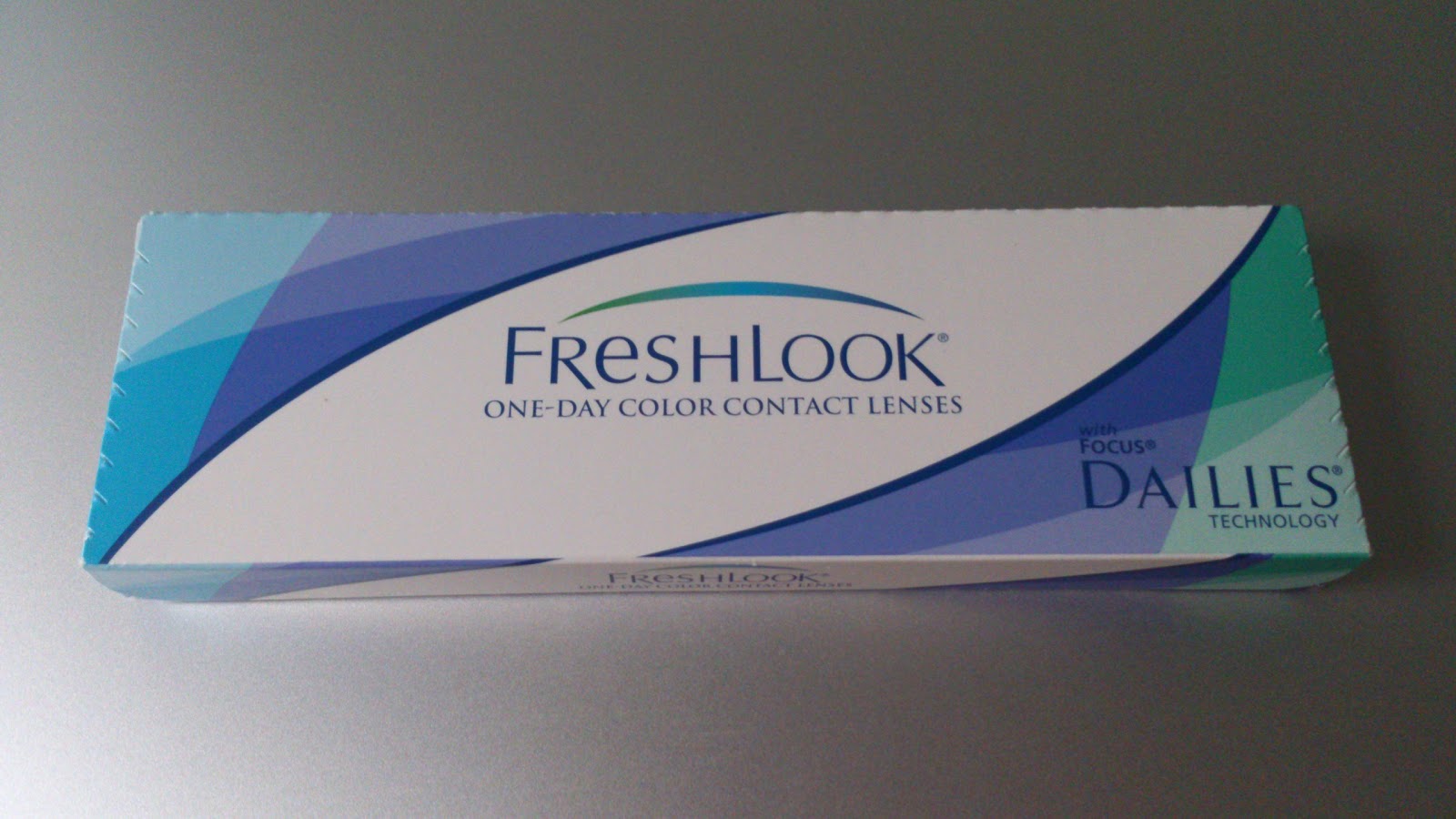 a simple moment Freshlook Color Dailies contact lenses review