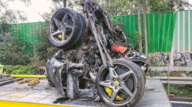 [Ferrari-458-Spider-crash-640x359%255B4%255D.jpg]