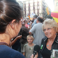 Concentració en defensa de la llengua catalana a lescola