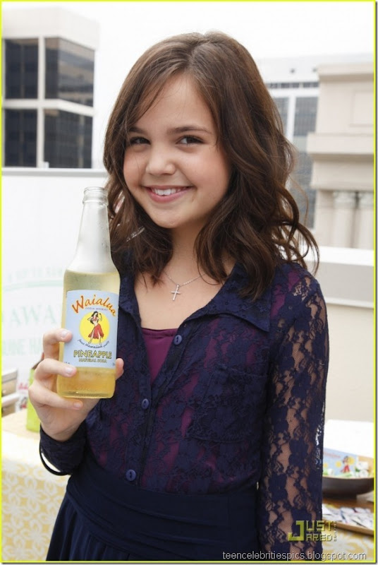 Bailee Madison Hot Pictures 8