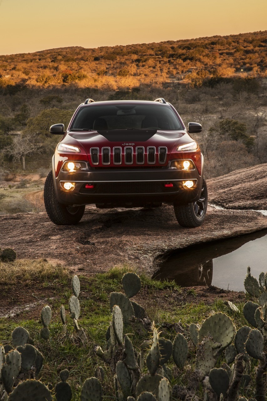 2014-Jeep-Cherokee-SUV-40[3].jpg