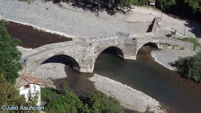 [Burgui---Vista-del-puente-medieval-d%255B1%255D.jpg]