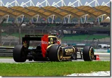 Raikkonen con la Lotus nelle qualifiche del gran premio della Malesia 2012