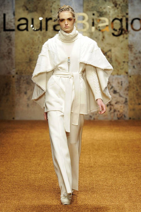 [LAURA-BIAGIOTTI-FALL-2012-RTW-PODIUM-016-lg%255B4%255D.jpg]