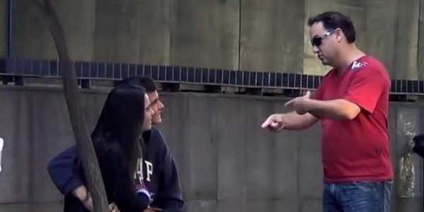 Pegadinha mandando em desconhecido Pegadinha mandando em desconhecido