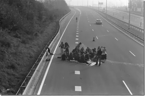 historical-photos-pt6-1973-oil-crisis-picnic-highway historical-photos-pt6-1973-oil-crisis-picnic-highway