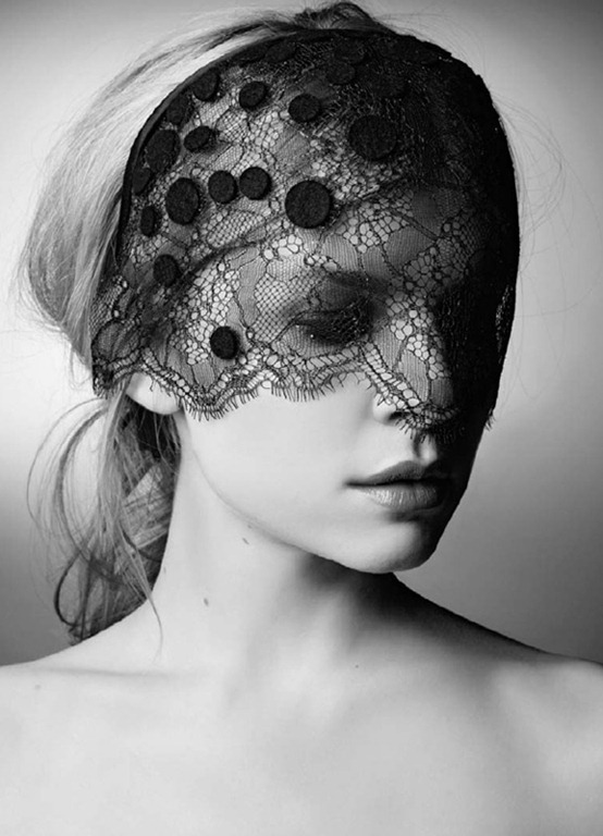 [Clemence-Poesy-Sasha-Pivovarova-for-Maison-Michel-Autumn-Winter-2011-07%255B3%255D.jpg]