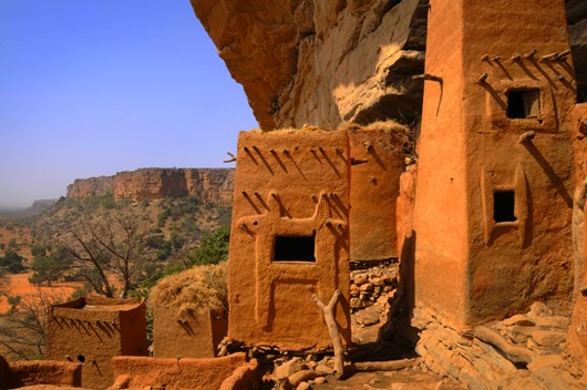 Dogon, December 26, 2013 – Les greniers de mil de Teli sur la falaise de Bandiagara<br /><br />Millet’s granaries of Teli on the Biandagara escarpment. Photo MINUSMA/Sophie Ravier