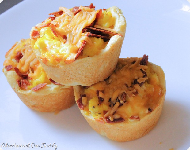breakfast cups with turkey bacon scrambled eggs and cheese
