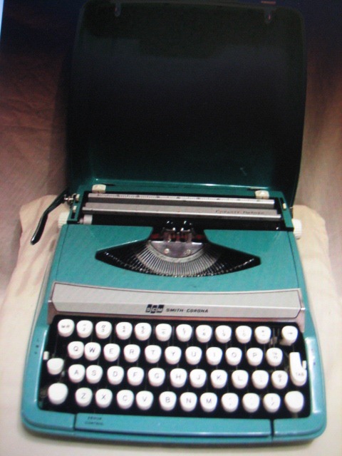 [typewriter%2520002%255B3%255D.jpg]