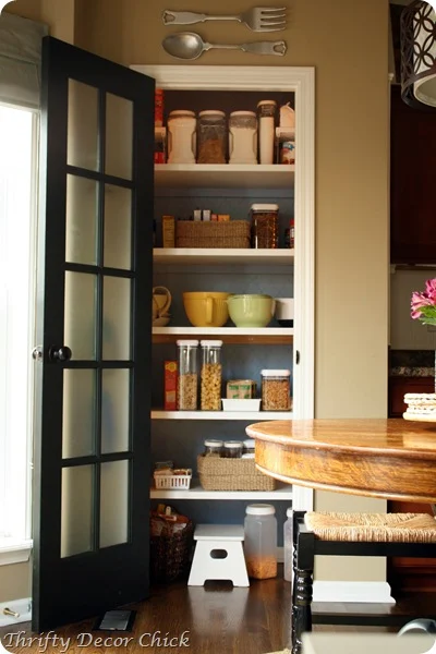 pretty pantry stenciled walls