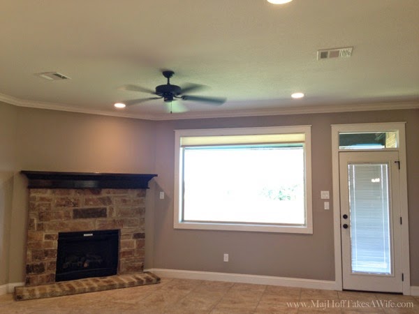 Standard Living room in Texas House.jpg Standard Living room in Texas House