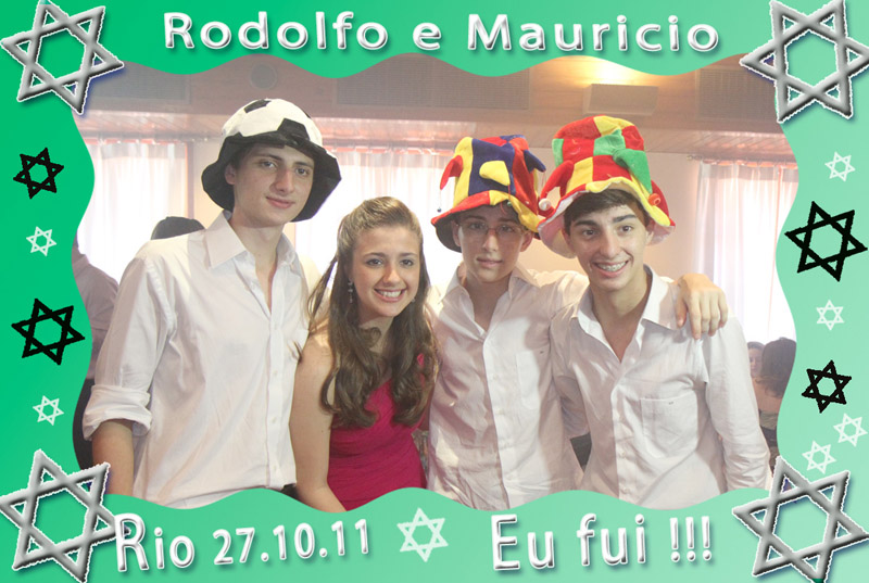 Fotos de Rodolfo e Mauricio (Barmitzvah) - 27.10.11. Foto numero 03 da Social Click Fotografia Digital, do Rio de Janeiro, RJ, que faz fotos divertidas, fotos malucas, fotos com fantasias, fotos na hora, fotografia maluca, fotografia divertida com molduras personalizadas. cerimonial roberto cohen foto expressa v&v miguel divertida victor brinde valerio fotos divertidas malucas maluca animadas animado com montagens festa casamentos de debutante noivos