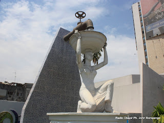 Monument situé au siège de la régie de distribution d'eau( REGIDESO),sur le boulevard du 30 juin à Kinshasa. Radio Okapi/ Ph. John Bompengo