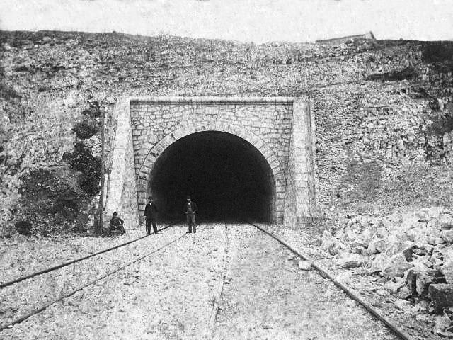 [Tunel-do-Rossio.34.jpg]