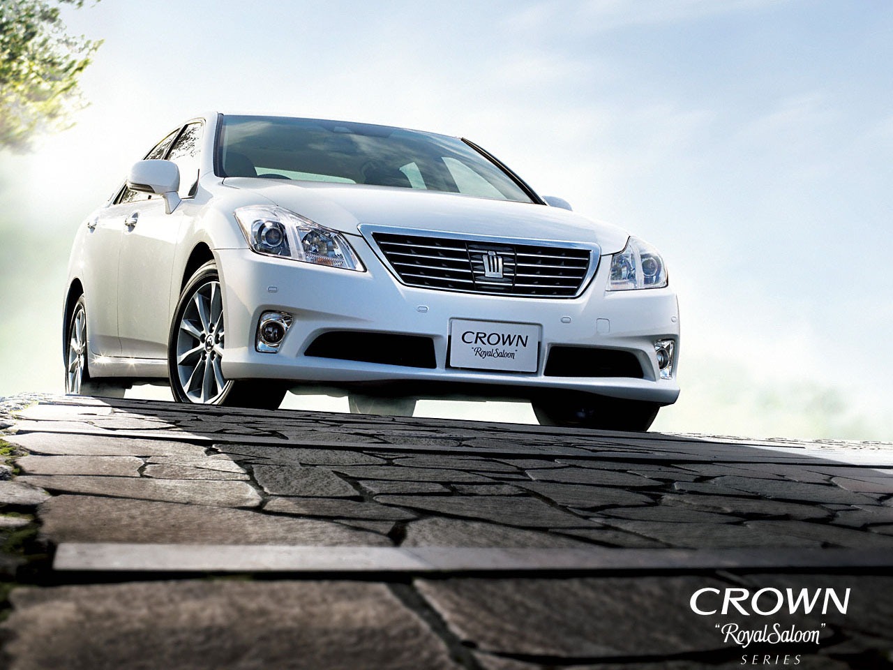 [2013-Toyota-Crown-Royal-3%255B6%255D.jpg]