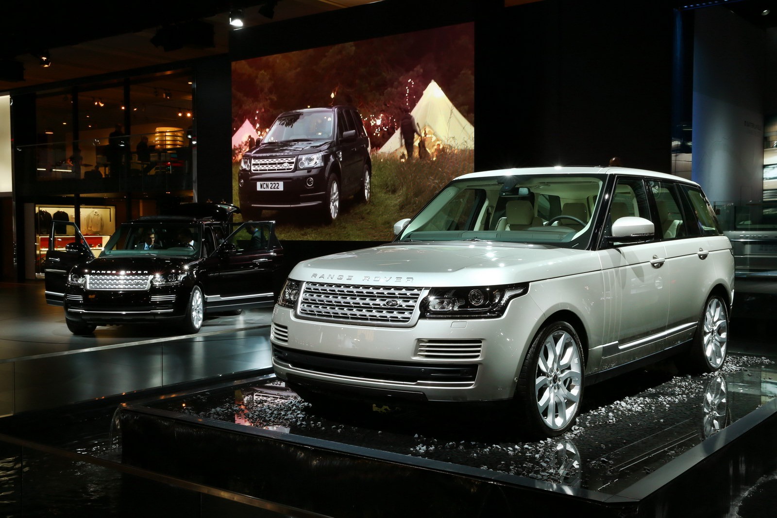[Land-Rover-Paris-Motor-Show-6%255B4%255D.jpg]