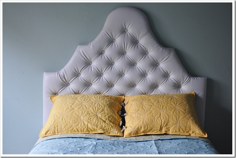 DIAMOND TUFTED HEADBOARD