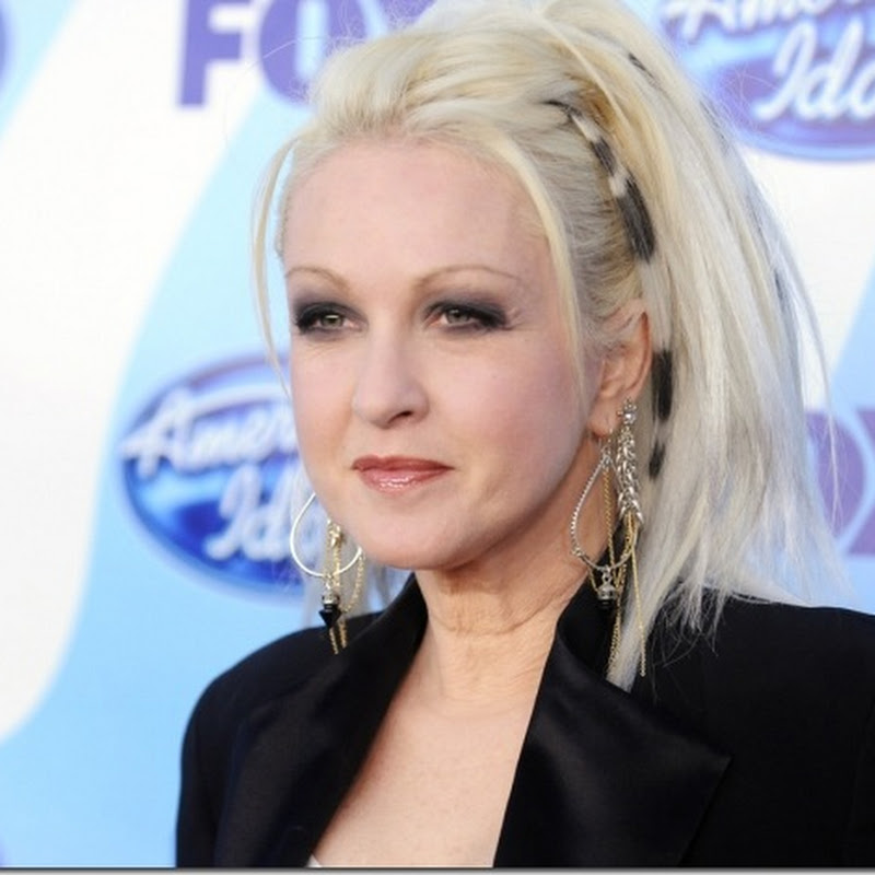 Cyndi Lauper, o Patinho Feio do Rock, completa 60 anos