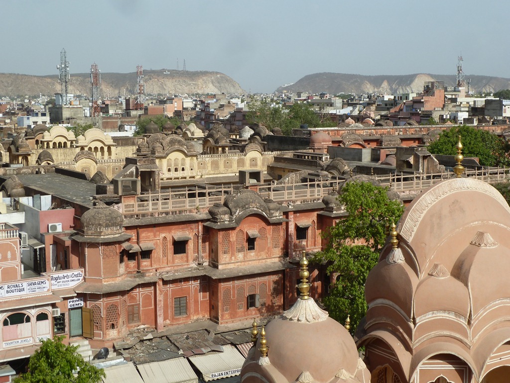 [India-Jaipur-Palace-of-the-Winds.-10%255B1%255D.jpg]