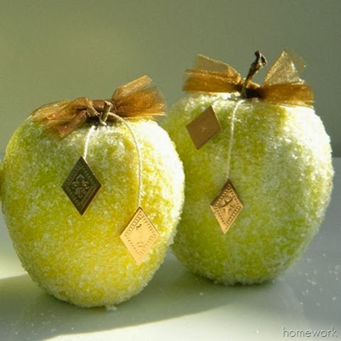 Frosty Apple Decor via homework | www.carolynshomework.com