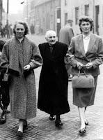 Ham, Aartje vd, Bouwmeester, Geertrui en Kooij, Geertruida Ameide a.jpg