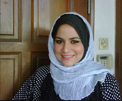 Gambar Lisa Surihani dan Yusri di Singapura