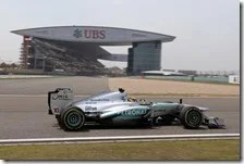 Hamilton conquista la pole del gran premio della Cina 2013