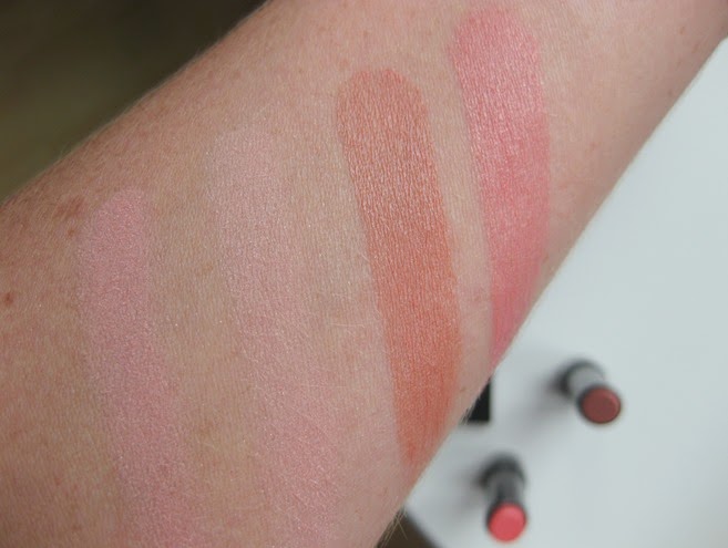 BobbiBrown-pink-lightening-blush Summer-Nude-Peach-sorbet-sheer-lip-swatch