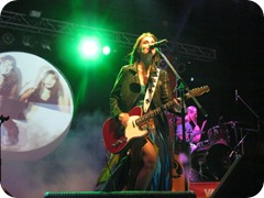 Fabiana Cantilo le puso rock a la noche de Santa Teresita