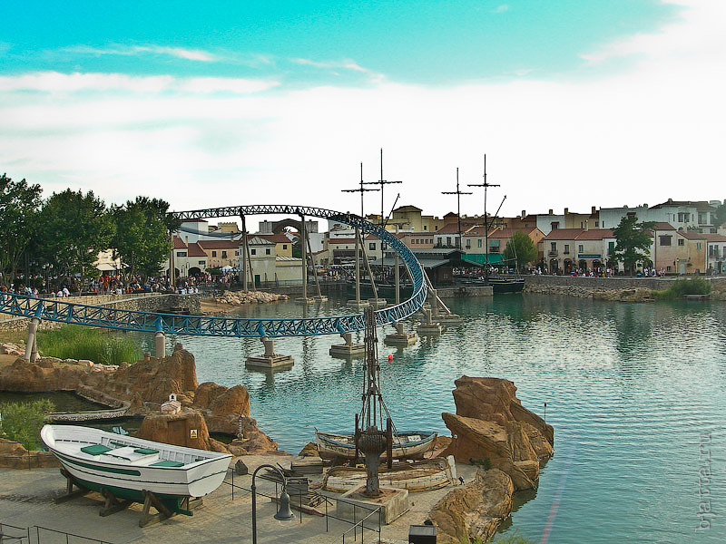 66. Порт Авентура. Port Aventura. Salou. Costa Dorada. Spain. Надводная часть аттракциона Furius Baco. 66. Порт Авентура. Port Aventura. Salou. Costa Dorada. Spain. Надводная часть аттракциона Furius Baco.