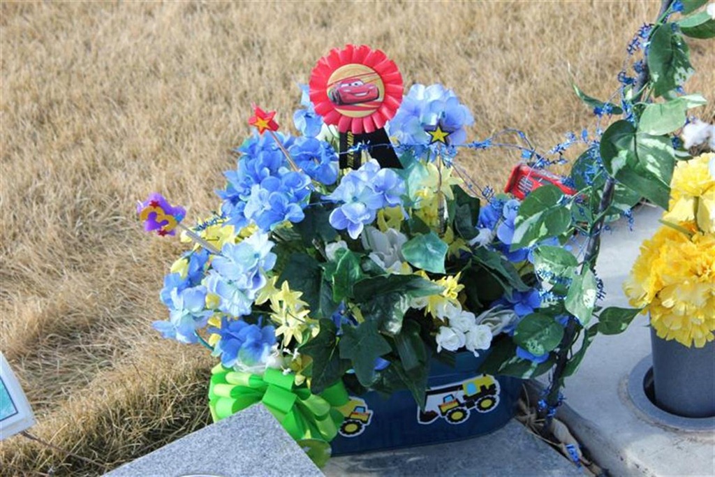 [Birthday%2520flowers%2520%25281%2529%2520%2528Medium%2529%255B5%255D.jpg]