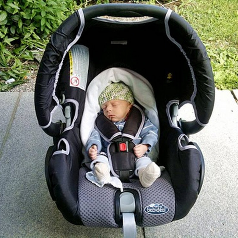 Twittbebis - om livet, maten och prylarna!: Test av babyskydd / bilbarnstol  - Babidéal från Lidl. (Köp inte begagnad stol!)
